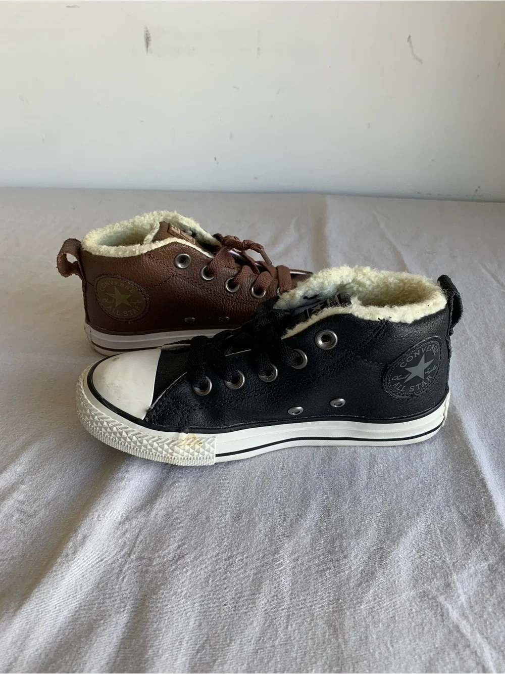Converse Kids Mismatched Sherpa-Lined High Top Sneakers - Black & Brown